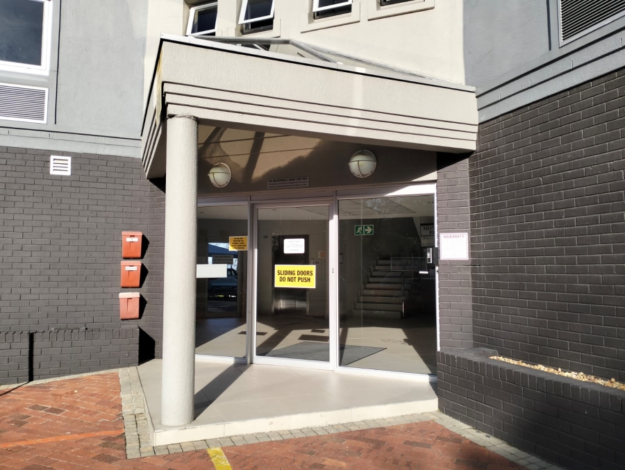 To Let commercial Property for Rent in Rosenpark Western Cape